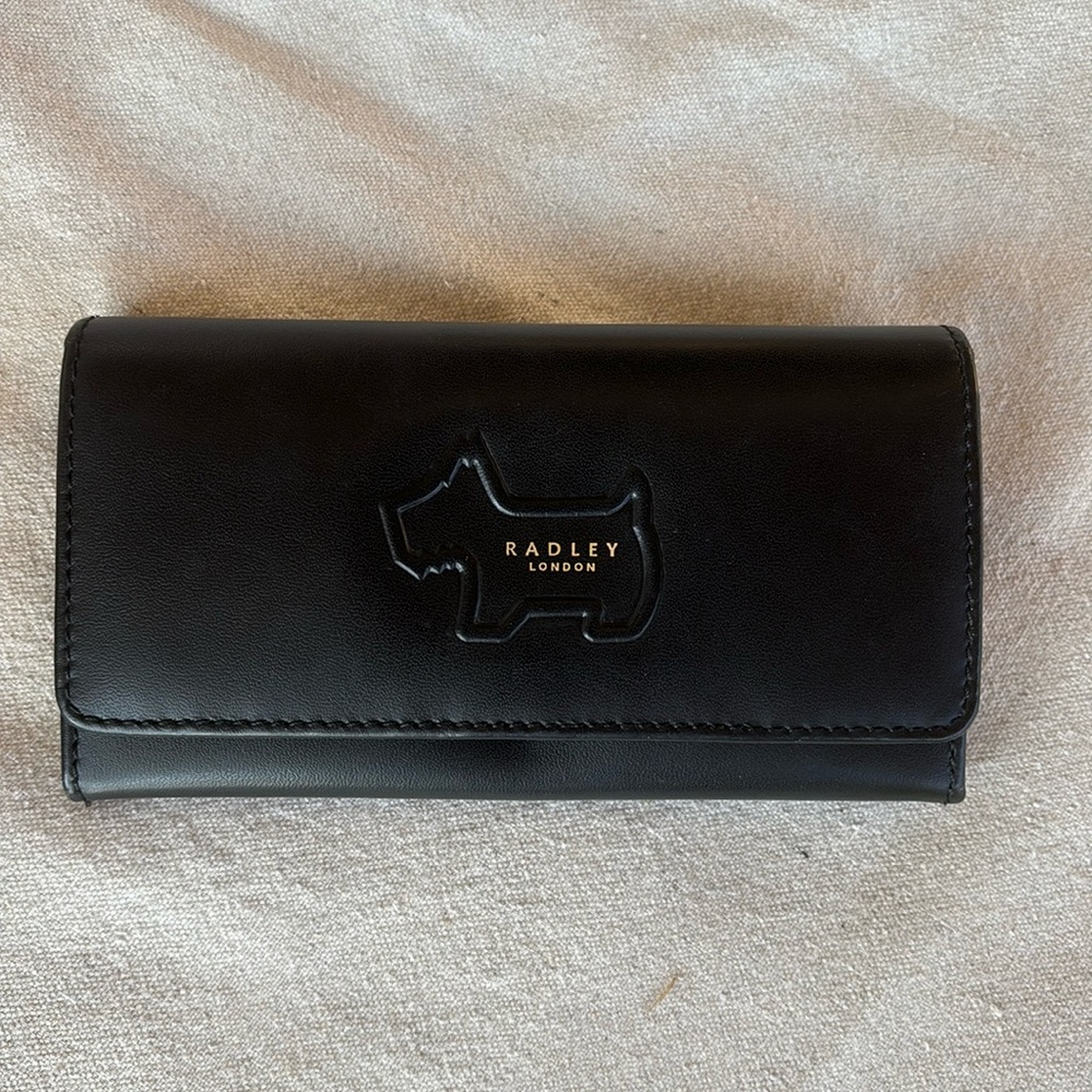 Gently used Radley London Shadow Large Flapover Wallet. Offers welcome!